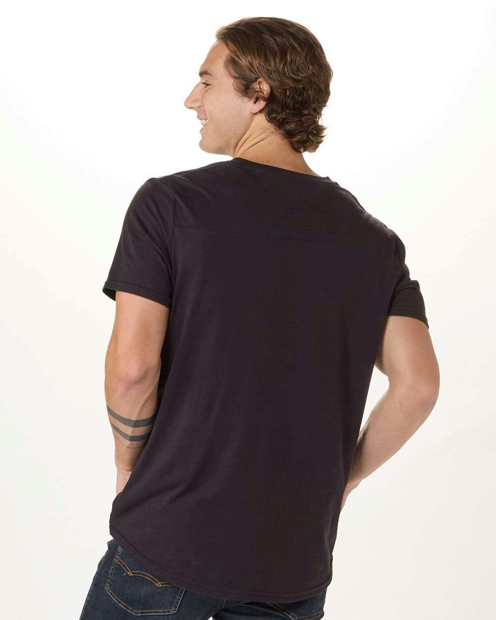 High V-Neck T-Shirt [BM2204]